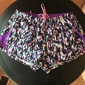 NIKE shorts size M